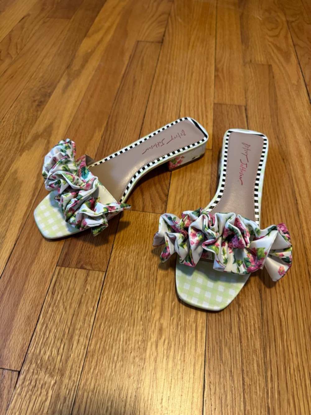 Betsey Johnson Green Floral Ruffle Slide Sandals